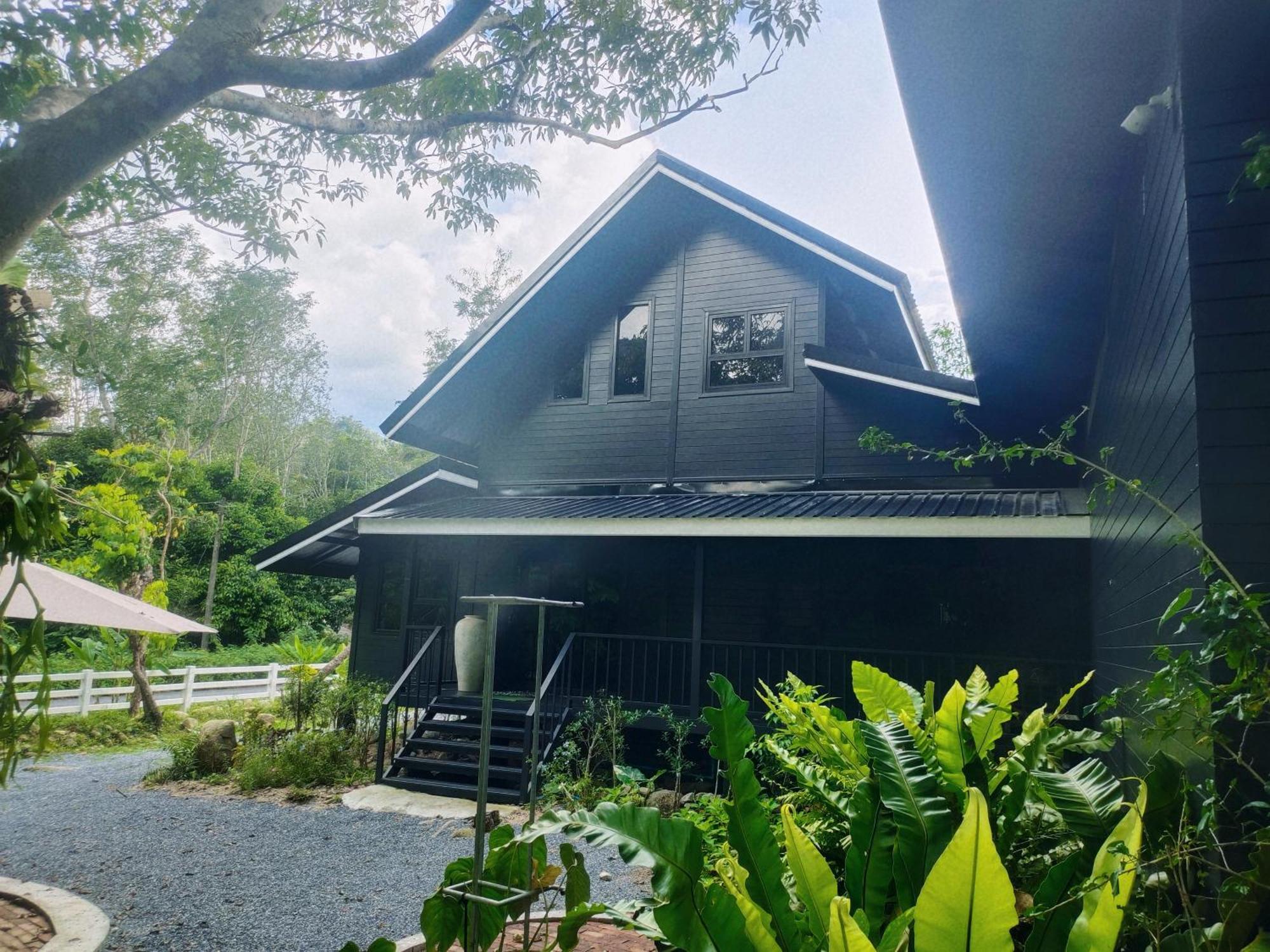 ランサカ The Creek Haus Bed & Breakfast エクステリア 写真